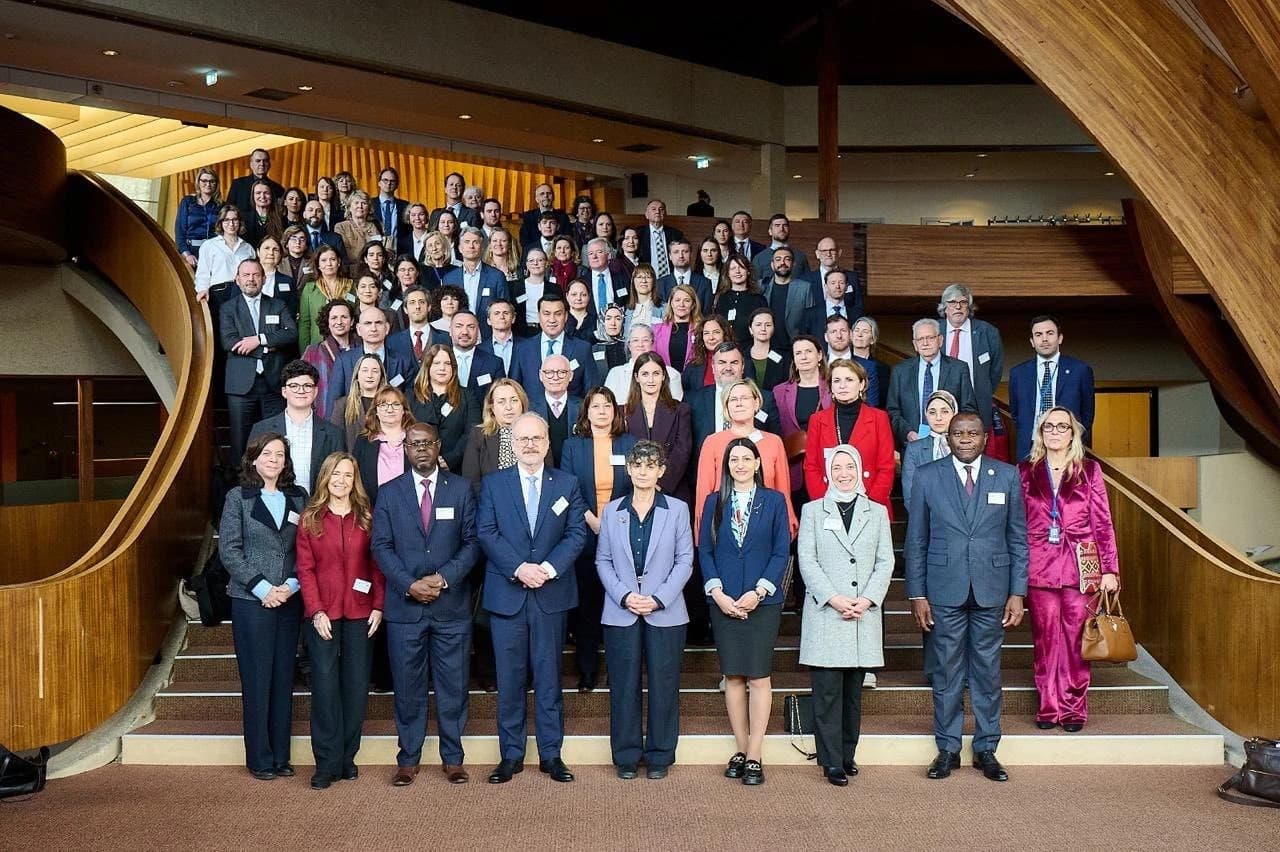 NewsChildren Background Image