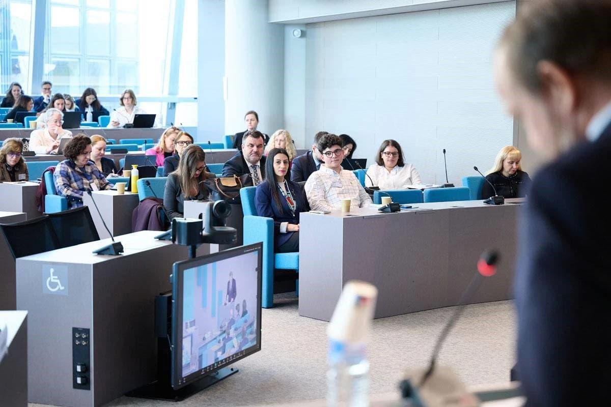 NewsChildren Background Image