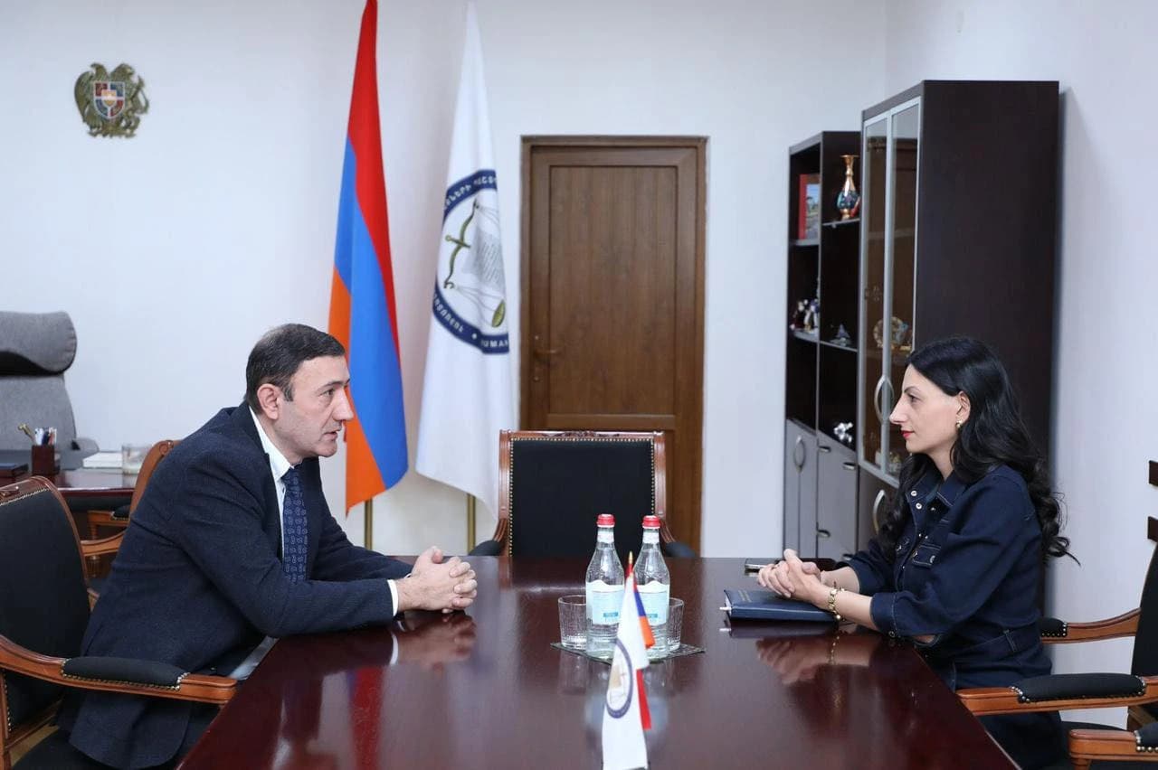 NewsChildren Background Image